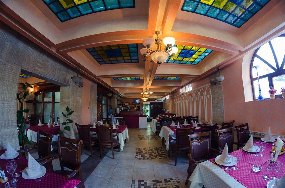 Predeal Comfort Suites Restaurace fotografie